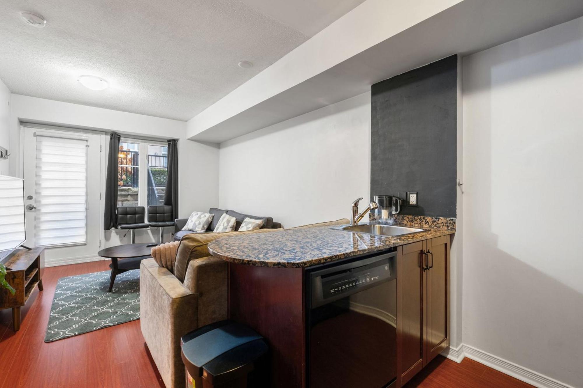 Liberty Village Townhouse トロント エクステリア 写真