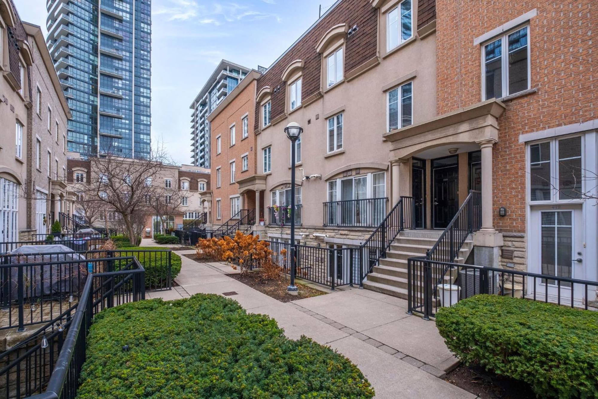 Liberty Village Townhouse トロント エクステリア 写真